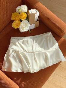 SHEIN EZwear Váy mini Ruffle Hem màu trơn có nút ngọc trai giả - trắng - Xem 7