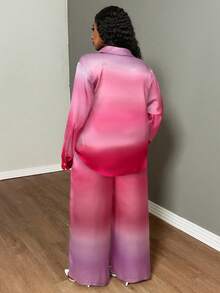 Truni 大码女式扎染印花宽松长袖衬衫长裤套装，带口袋和纽扣细节，适合梨形和三角形身材 - 彩色 - 查看 2