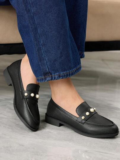 Sleekvia Dammode Mångsidiga Pendlingsskor med Nitar Dekor Platta Loafers