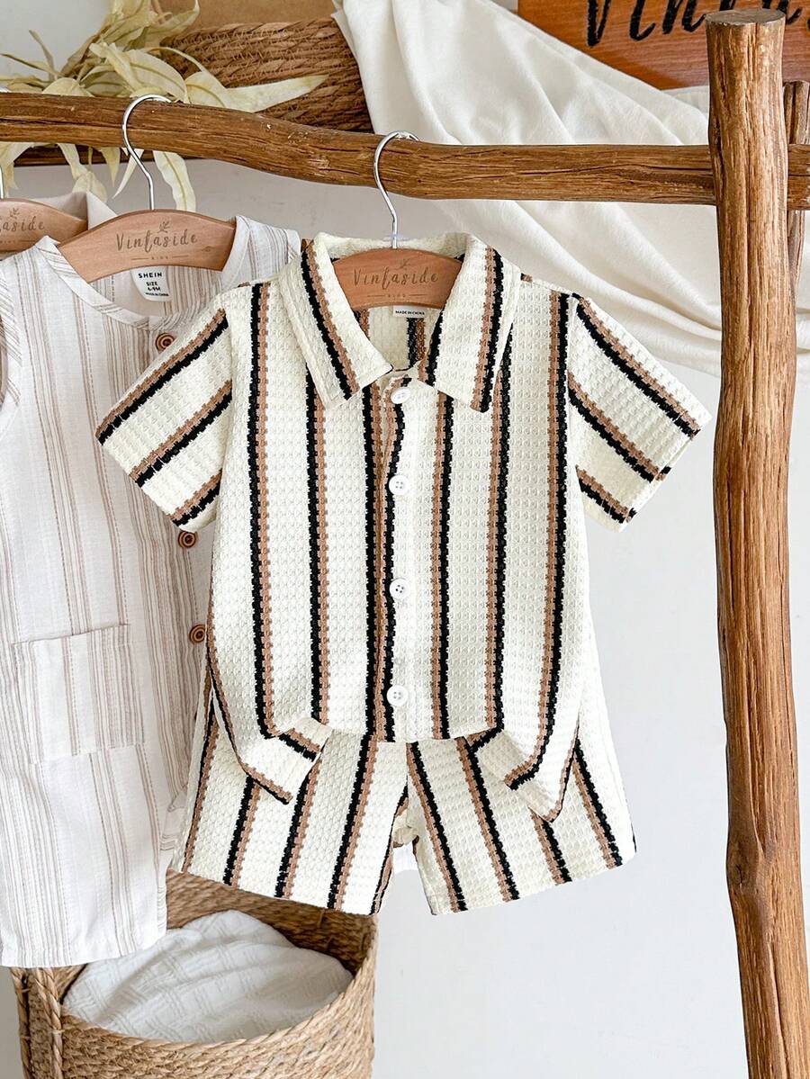 Vintaside Kids Bộ đồ hai mảnh cho bé trai gồm áo sơ mi ngắn tay ve sọc đen màu mơ và quần short dành cho mùa xuân và mùa hè, thích hợp cho các buổi đi chơi hàng ngày đến trường, thể hiện trên phố, thư giãn tại nhà, tham dự tiệc tùng và các sự kiện mùa hè. - Nhiều màu - Xem 1
