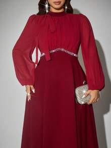 Viva Relle Elegantes, romantisches, delikates, luxuriöses Chiffonkleid in Große Größen mit Stehkragen, Schleife, Puffärmeln, taillierter Taille und Diamantenverzierung in A-Linie, geeignet für Partys, Neujahr, Feiertage, Hochzeitsgäste - Bordeaux - Übersicht 1