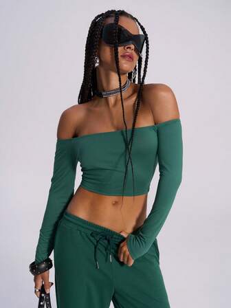 TypaGal Winter Summer Party  Y2K Edgy Chic Urban Bold Modern Rebel Sparkle Wild Sexy Stylish Green Off-Shoulder Long-Sleeve Slim-Fit Knitted Top With Loose Wide-Leg Pants Women's Solid Color One-Shoulder Long Sleeve Cropped Fitted Top And Pants Casual 2-Piece Set