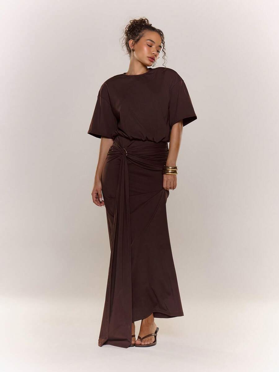 MUSERA 宽松方肩垂褶环扣细节长款连衣裙，秋季舒适可爱休闲，适合夜晚外出、约会、派对等场合。 - 巧克力棕 - 查看 1
