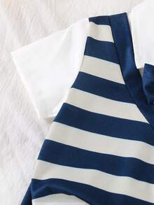 SHEIN Playful Pals 2pcs Toddler Boys' Summer Casual Fashion Classic Wide Stripe Print Half-Placket Polo Shirt & Solid Drawstring Pants Set - Navy - View 4