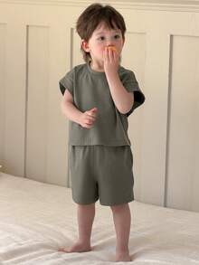 DAZY Baby Boy Solid Color Round Neck Short Sleeve Top And Shorts Pajama Set