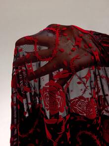 Avantive 黑色无袖短款连衣裙，饰有心形植绒印花，适合情人节、新年等节日穿着，也可作为派对礼服或优雅连衣裙。 - 紅色 - 查看 5