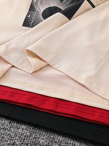 SHEIN Teen Boys' Casual Basic Graphic Print Crew Neck Long Sleeve T-Shirt Astronaut Shirts For Boys Long Sleeve Tops Boys Sweatshirts For Boys Long Sleeves For Teens Streetwear Teen Shirts Burgundy Boho Goth Y2k Rave Vacation Holiday Festival Christmas Fall Winter Vintage Casual Cozy