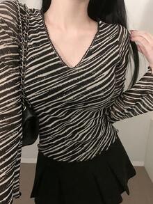 DAZY 女士V领斑马纹长袖修身休闲T恤 - 黑色 - 查看 1