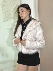 Andrea Bello 秋冬女士时尚蓬松仿皮草大衣 - 白色 - 查看 3