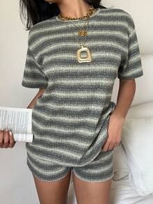 SHEIN EZwear 条纹针织休闲女式短袖T恤和短裤套装 - 彩色 - 查看 3