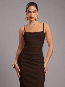 Silquee 女式纯色褶皱修身优雅中长吊带裙 - 咖啡棕 - 查看 4