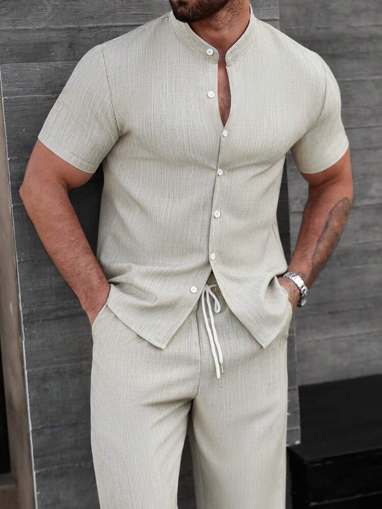 Manfinity CasualCool 男士休闲纯色短袖衬衫和抽绳宽松长裤两件套 男士套装 男士夏季运动服 男士两件套休闲套装 亚麻套装 男士两件套长裤套装 - 淺灰色 - 查看 3