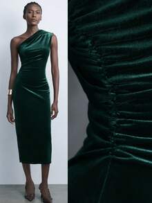 Maija 女士秋冬天鹅绒不对称肩部收腰连衣裙，适合都市通勤、商务休闲、办公室穿着，优雅百搭，也适合圣诞节、新年派对、婚礼宾客等场合。 - 墨綠色 - 查看 2