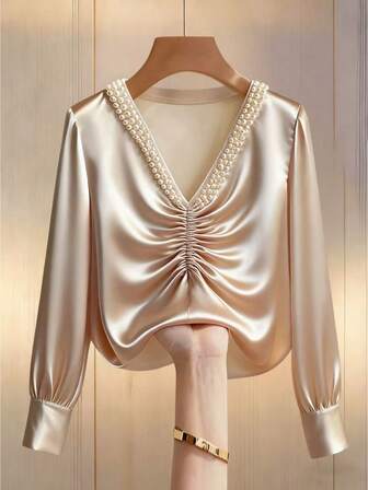 SHEIN Raffinéa Damblus med V-ringning och långärmad pärlkragedekoration, veckad design framtill, muddrade ärmar, avslappnad och trendig vardagskläder