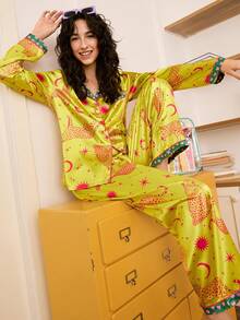 Chillnights 情人节情侣款年轻时尚豹纹、星星、爱心印花撞色袖口和领口开襟针织睡衣套装（女款） - 彩色 - 查看 5