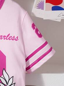 SHEIN 两件套：少女白色上衣，饰有3D情人节红色爱心图案T恤，搭配红色百褶裙