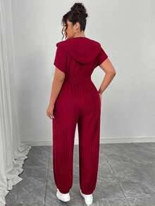 Calvaya 大码短袖V领纹理前拉链腰部抽绳连帽连体裤，休闲通勤皆宜。 - 酒紅色 - 查看 2