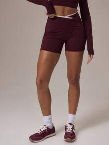 Musera Sport Pantalones cortos ajustados con diseño cruzado al frente y ribetes contrastantes, ropa deportiva de invierno para gimnasio y actividades al aire libre, verano - Burdeos - Ver 1