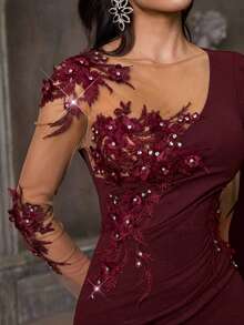 Aureia Robe de soirée élégante et luxueuse à manches longues, brodée, avec appliqués faits main, en maille transparente stretch, ourlet sirène. Convient pour toutes les occasions formelles, rendez-vous, soirées célibataires, mariages, tapis rouge, galas, Saint-Valentin - Rouge foncé - Voir 1