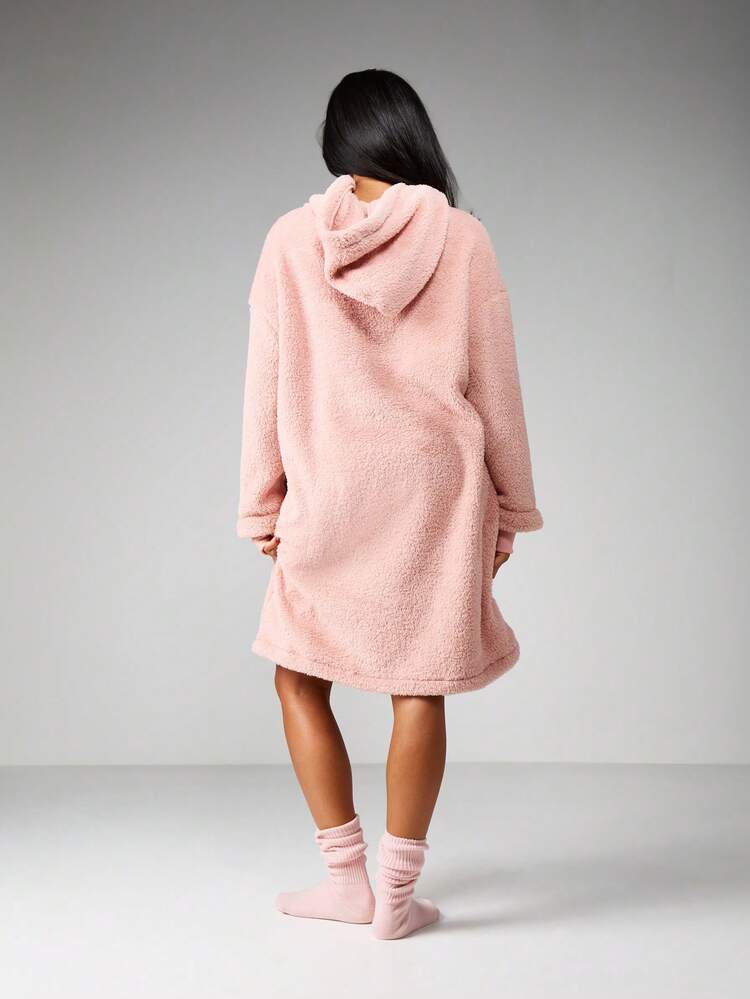 MISSGUIDED Oversized Fuzzy Hoodie Robe Fleece Long Sleeve Loungewear Cozy Winter Home Comfort Plush Soft Pajama Style