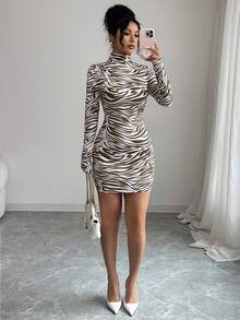 Elenzga 优雅性感通勤办公派对约会之夜女士修身迷你连衣裙，斑马纹针织长袖高领收腰设计，适合秋冬季穿着。 - 彩色 - 查看 7