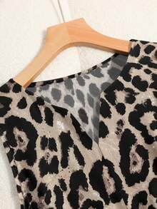 GlowEve CURVE Plus Size Women's Fashion Leopard Print Sleeveless Blouse And Solid Color Pleated Straight Leg Pants 2 Piece Set, Suitable For Commuting, Work, Daily Wear, All Seasons - Multicolor - View 4
