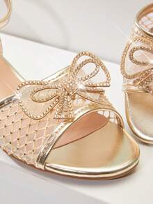 Mini mi 女童踝带低跟水晶吹风水钻蝴蝶结网眼金属金色连衣裙凉鞋 – 闪亮水晶鞋跟，优雅舒适。 - 金色 - 查看 2