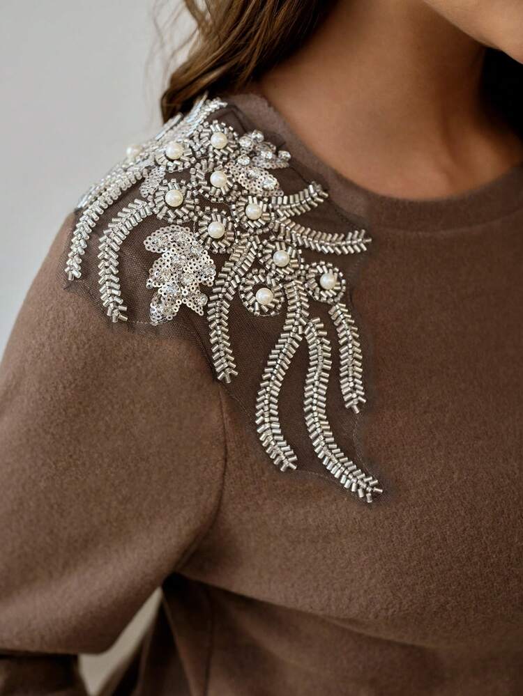 PLUS SIZE RHINESTONE DETAIL SLIM FIT T-SHIRT