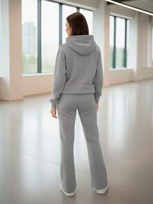 Set Deportivo para Dama | Sudadera con Capucha y Pants Acampanados | Moda Casual y Cómoda - Gris - Ver 3