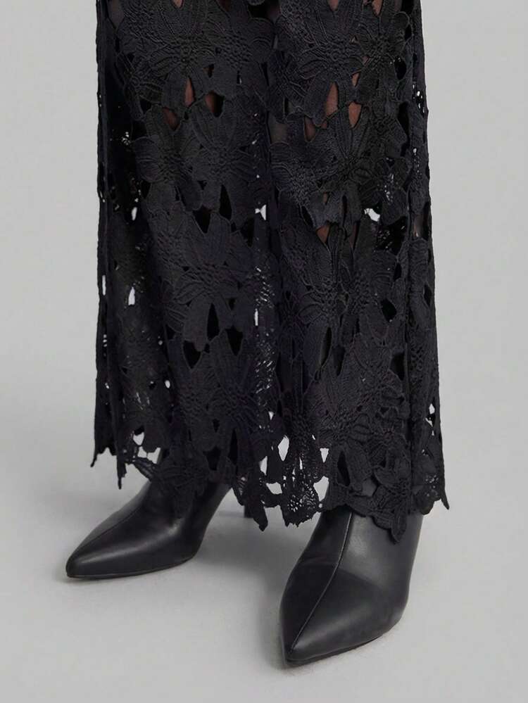 2026 Spring/Summer New Black Hollow-Out Lace Fabric Loose Fit Skirt, Elegant Countryside Style Outfit For Beach, Holiday, Country Music Festival, Chic Urban Casual Business Commute, Sophisticated Mature Vibe