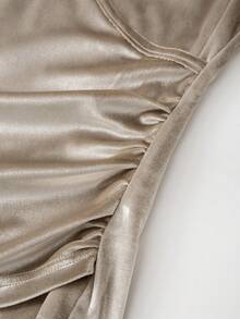 GlowEve Damen elegantes gerafftes Samt-T-Shirt mit V-Ausschnitt und Kurzarm