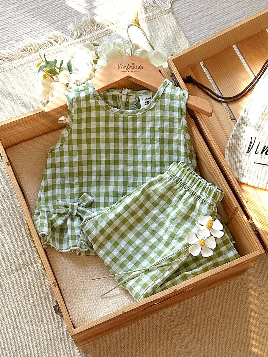 SHEIN Vintaside Kids Bộ 2 áo không tay kẻ caro nơ dễ thương cho bé gái, thích hợp mặc hàng ngày, ngoài trời, chụp ảnh, xuân/hè - màu xanh lá - Xem 1