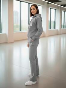 Conjunto Deportivo para Dama  Sudadera y Pants Acampanados  Disponible en Varios Colores - Gris - Ver 2