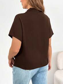 SHEIN Essnce Áo thun ngắn tay màu nâu dáng suông thoải mái, rộng rãi, dễ chịu cho nữ cỡ lớn, thích hợp mặc đi làm, đi chơi, thời trang xuân hè. - Màu nâu Sô-cô-la - Xem 2