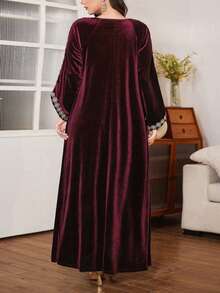 Al Najma Gaun Gaya Arab Wanita Ukuran Besar Longgar dengan Bordir Elegan - Burgundy - View 2