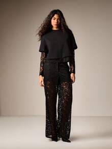 AiiRZ 双层蕾丝细节短袖圆领上衣，袖子采用透视设计，下摆饰有薄纱蕾丝。 - 黑色 - 查看 3