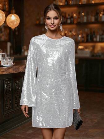 EMERY ROSE Robe courte à col rond et manches longues avec sequins pour femmes
