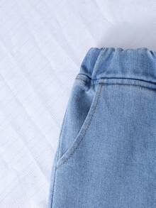 SHEIN Tween Girl Casual Denim Top And Pants Set, Basic V-Neck Sleeveless Top Paired With Loose Straight Leg Jeans, Suitable For Beach, Vacation, Casual Parties And Holidays In Spring, Summer And Autumn, Also Suitable For Outings And Graduation - Medium Wash - View 7