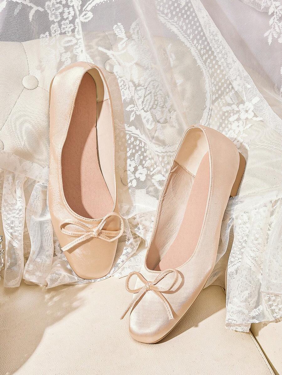 CUCCOO HITCHD 优雅蝴蝶结装饰舒适平底一脚蹬鞋，简约纯色 - 香檳色 - 查看 1