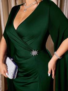 Cravure Plus Size Women Elegant V-Neck Pleated Stretchy Maxi Dress, Chiffon Patchwork Long Sleeve, Waist Snowflake Decor Belt With Safety Buckle, Suitable For Evening, Wedding, Party, Formal Gown, Luxurious & Graceful - Dark Green - View 5