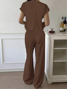 CovetEZ 棕色针织短袖T恤和长裤休闲家居服套装（女士款） - 棕色 - 查看 2