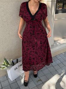 SHEIN EZwear 大码女式休闲花卉印花拼布蕾丝蝴蝶结装饰连衣裙，夏季 - 酒紅色 - 查看 6