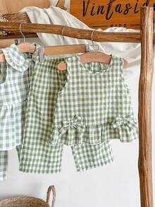 SHEIN Vintaside Kids Bộ 2 áo không tay kẻ caro nơ dễ thương cho bé gái, thích hợp mặc hàng ngày, ngoài trời, chụp ảnh, xuân/hè - màu xanh lá - Xem 4