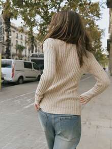 Nöista 柔软的棕色毛衣，采用修身罗纹纹理，非常适合作为女士春假服装或夏季服装/春假服装叠穿，增添舒适优雅的气息。 - 杏色 - 查看 2