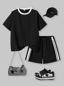 SHEIN ChillGRL 少女两件套，黑色休闲宽松白色条纹撞色针织圆领短袖T恤和舒适休闲运动短裤，适合日常休闲场合。 - 黑色 - 查看 1