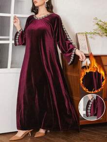 Al Najma Gaun Gaya Arab Wanita Ukuran Besar Longgar dengan Bordir Elegan - Burgundy - View 1