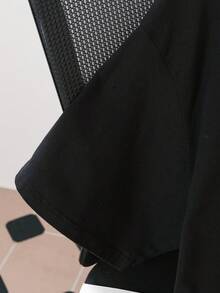 TOM & JERRY X SHEIN 男士休闲卡通图案黑色圆领短袖T恤 - 黑色 - 查看 4