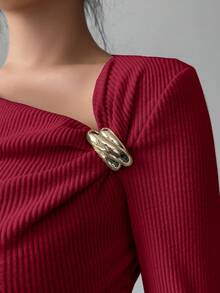 SHEIN Elenzya Burgundy Red Autumn Elegent Women's Solid Fleece Ribbed Oblique Collar Ruched Metal Button Long Sleeve T-Shirt,Slim Fit Casual Top For Dates & Office - Burgundy - View 7
