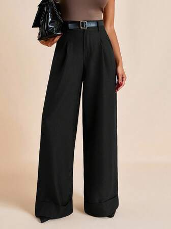 Plissierte Weite Hose, maßgeschneiderte Passform, Sommermoden, Büromode, Seitentaschen, Smart Lässig Stil, Vordere Falten, Knitterfreies Aussehen, Berufsbekleidung, Elegantes Design, Strukturiertes Material, Klassischer Schnitt, Minimalistischer Stil, Urbane Mode, Raffinierter Look, Business-Casual, Saisonale Essenz, Modernes Ästhetik