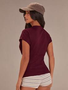 Athîral 女士酒红色纽扣前开襟罗纹针织上衣，短袖修身衬衫，适合休闲夏季或秋季穿着，简约街头风，红色上衣，新年、圣诞节、情人节等节日皆宜，纽扣开襟，女士西式上衣 - 紅色 - 查看 3